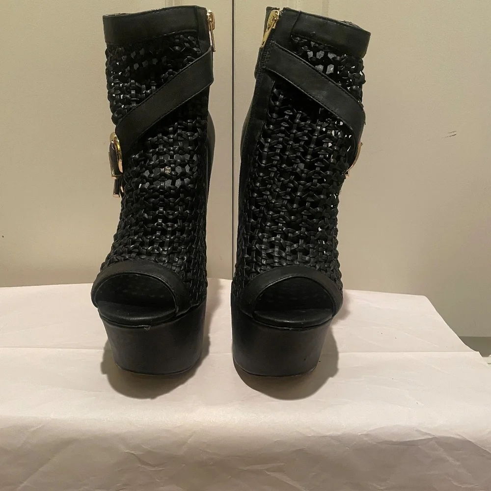 Bebe Booties - Picture 9 of 10